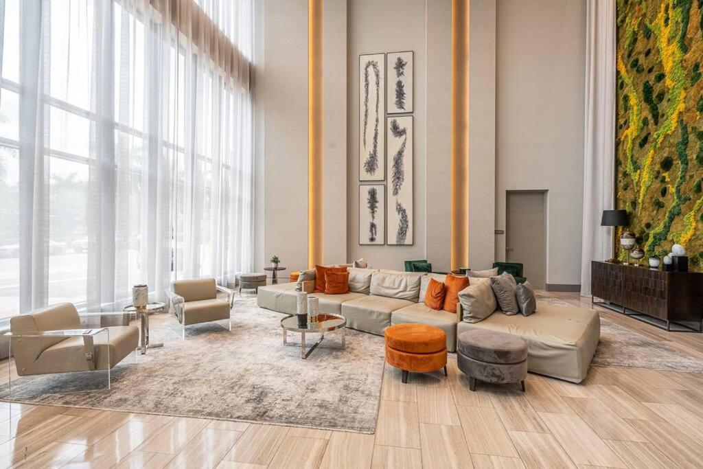 Stunning In Downtown Doral Appartamento Miami