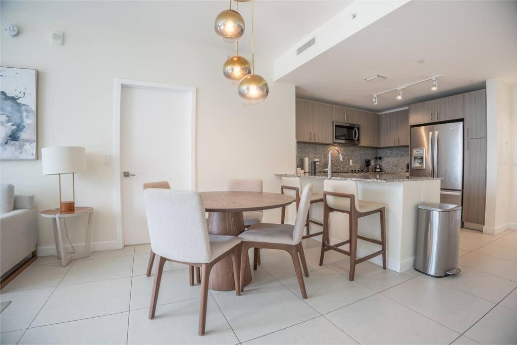 Stunning In Downtown Doral * Miami